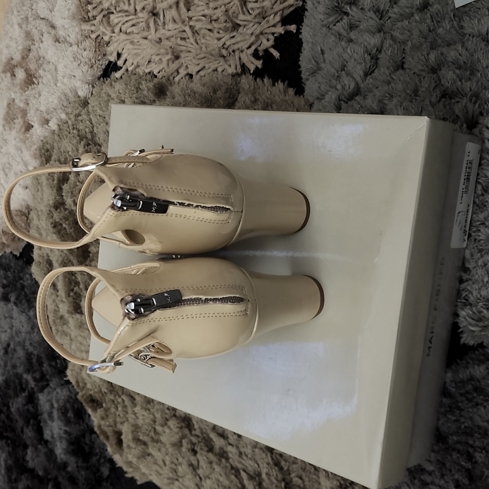 New Marc Fisher Heels - Picture 4 of 6